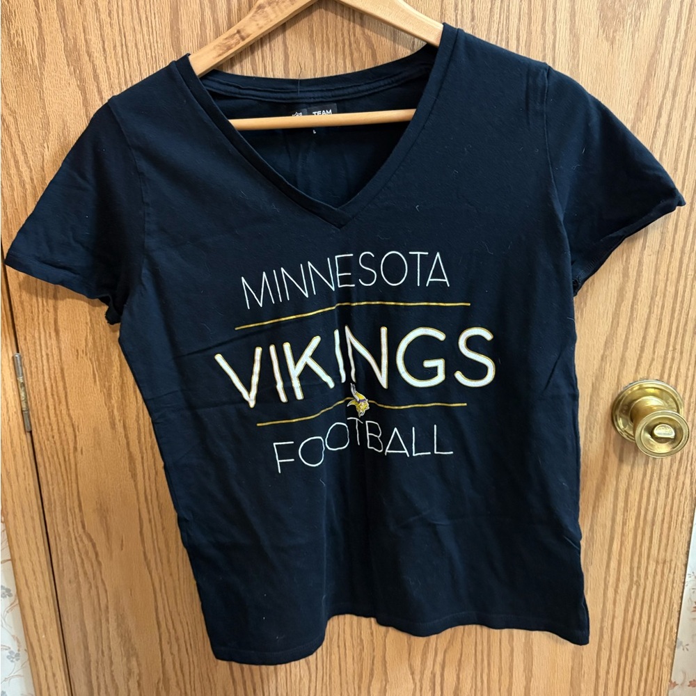 NFL Team Minnesota Vikings woman’s black V neck tee-shirt 100% cotton